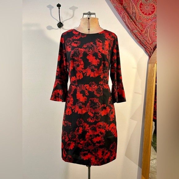 Cynthia Steffe Dresses & Skirts - Cynthia Steffe Floral Ruffle Sleeve Sheath Dress Red Black Size 2